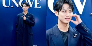 Potret Mingyu SEVENTEEN Hadiri Pop Up Store UNOVE, Pakai Cincin Bunga Bikin Gemas