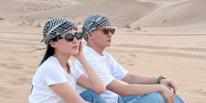 7 Potret Nella Kharisma dan Dory Harsa di Padang Pasir Dubai, Kerja Sambil Liburan