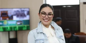 Potret Nikita Mirzani Tegaskan Tiga Saksi Ahli yang Dihadirkan Netral & Tak Di-Briefing