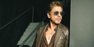 Potret Penampilan Shahrukh Khan Jadi Host IIFA Awards 2024 Jadi Sorotan, Ganteng Kebangetan!