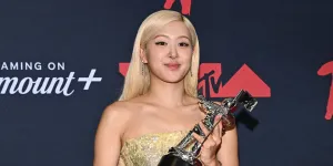 Potret Red Carpet MTV VMA 2025, Ada Rose BLACKPINK - MrBeast