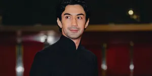Potret Reza Rahadian di BIFF 2026, Bersinar Bersama Film Laut Bercerita