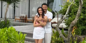 Potret Rio Dewanto Liburan ke Lombok, Bahagia Bareng Istri dan Anak