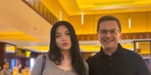 7 Potret Sahrul Gunawan Jalan Bareng Anak Gadisnya, Ada Ibu-Ibu yang Berbisik: Itu Kok Bawa Gandengan