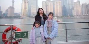 Potret Sarwendah Liburan Bareng Keluarga Besar di China, Jadi Momen Healing 