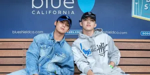 8 Potret S.Coups dan Mingyu SEVENTEEN di Balik MV 5,4,3 (Pretty Woman), Seru Main di Kolam Renang