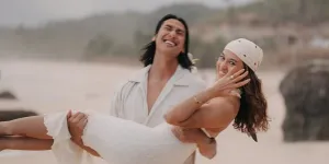 Potret Sean Gelael Lamar Hana Malasan, Cincin Berlian di Batok Kelapa