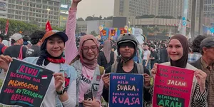 Potret Sederet Artis Turun Langsung saat Demo 28 Oktober, Dari Zaskia Mecca hingga Wanda Hamidah