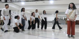 Potret Sesi Latihan Jelang Pementasan Musikal Perahu Kertas