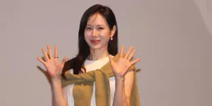 Potret Son Ye Jin Sering Minta Bantuan Hyun Bin Hafalin Naskah, Bersedia Akting Bareng Lagi