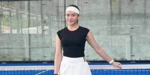 Potret Sridevi Main Padel, Tetap Cantik Meski Tanpa Makeup