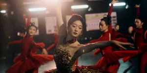 Potret Sun Qian Bagikan Momen saat Latihan Balet untuk CCTV Spring Festival Gala 2026 