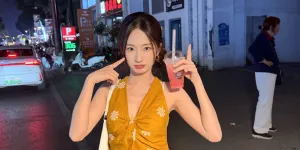 7 Potret Tan Yanyan Jajan Street Food, Tampilkan Pesona Natural dan Gaya Santai Elegan