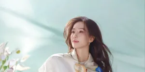 15 Potret Terbaru Liu Shishi yang Kini Usia 39 Tahun, Tampil Menawan