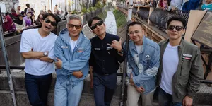 Potret The Dudas Minus One Turing Vespa di Malang, Disambut Ramai di Kayutangan