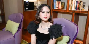Potret Tissa Biani Saat Berkunjung ke Yogyakarta, Asyik Nikmati Wedang hingga Garang Asam