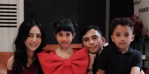 Potret Ultah Chava ke-6 Pakai Dress Pita Gemas, Rachel Vennya dan Okin Tampil Kompak 