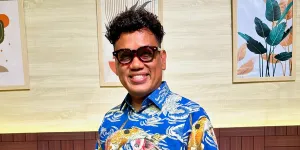 Potret Uya Kuya Bantu Kepulangan Jenazah PMI Asal Jember, Dapat Terima Kasih Warga