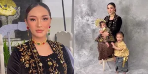 Potret Zaskia Gotik dan 2 Anaknya Jalani Pemotretan Keluarga Tanpa Sirajuddin Mahmud, Kompak Pakai Busana Adat - Gaya Centil Arsila Bikin Gemas