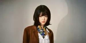 Potret Zhao Jinmai Tampil Playfull di Pemotretan Terbarunya