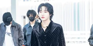 Renjun NCT DREAM Berangkat ke Shanghai, Airport Fashion Curi Perhatian