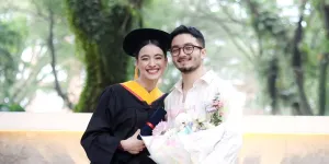 Resmi Jadi Sarjana, 7 Potret Mawar Eva de Jongh Wisuda Didampingi Bryan Domani