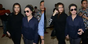 Reza Artamevia & Aaliyah Laporkan Aa Gatot, Kompak Berbaju Hitam