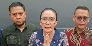 Rieke Diah Pitaloka Kawal Sidang PK Nikita Mirzani