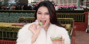 Romantis dan Stylish, Hanum Mega Tampil Glamor Saat Liburan ke Tokyo Disneyland Bersama Suami