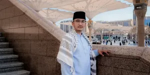 Ruben Onsu Jadi Mualaf: Ini 7 Potret Saat umrah