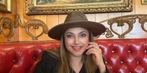 Sarah Azhari Bagikan Rahasia Awet Jalani Pernikahan Jarak Jauh Selama 24 Tahun