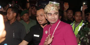Sedikit Galau, Raffi Ahmad Tetap Memesona Saat 'Midodareni'