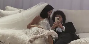 Selena Gomez Pakai Perhiasan Mewah Total 12 Miliar di Pernikahan dengan Benny Blanco