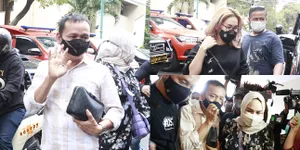 Siap Lawan Haters, 8 Potret Ayah Rozak dan Umi Kalsum Penuhi Panggilan Dari Kepolisian - Ayu Ting Ting Ikut Mendampingi