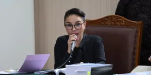 Sidang Nikita Mirzani Memanas, Hakim Tegur Saksi karena Tak Konsisten & Jawaban Berbelit