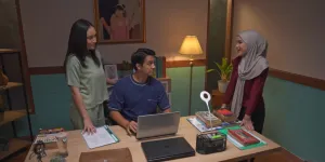 Sinopsis 'IPAR ADALAH MAUT THE SERIES': Pemeran Nisa & Rani Diganti, Deva Mahenra Siap Dimusuhi Emak-Emak Lagi