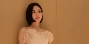 Song Hye Kyo di Blue Dragon Film Awards 2025, Datang Telat Tapi Jadi Perhatian