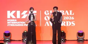 Song Weilong dan Tian Xiwei Dapat Award di Korea, Visual Luar Biasa!