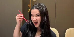 Stephanie Poetri Kegiatan Selama Mudik ke Indonesia, Latihan Bareng no na hingga Jadi Bridesmaid