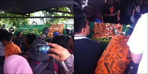 Suasana Pemakaman Murry Koes Plus - Diiringi Isak Tangis