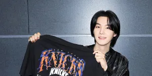 Suga BTS Kembali Main Instagram Pasca 2 Tahun Vakum, Tampil Bawa Gitar dengan Potongan Rambut Baru