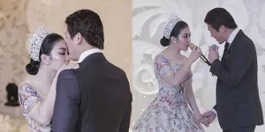 Syahrini & Reino Barack di Gala Dinner, Cium Tangan Sampai Bibir