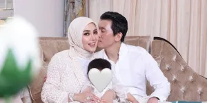 Syahrini Mulai Spill Tipis-tipis Baby R, Rambut Mulai Panjang - Punya Tangan Gemoy
