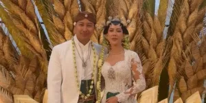 Temu Manten Darma Mangkuluhur dan Patricia Usai Akad, Kental Adat Jawa