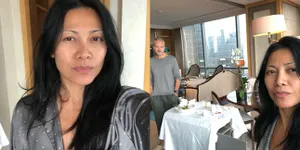 Tiba di Jakarta, Potret Anggun C Sasmi Jalani Karantina Bareng Suami - Tetap Cantik Meski Muka Bantal