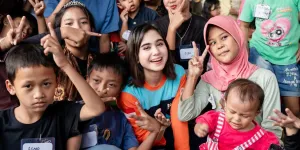 Tissa Biani Jadi Relawan, Ngajar di Kolong Jembatan