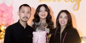 Ulang Tahun Anak Pertama Angel Karamoy, Dihadiri Ayah dan Pacar Mama