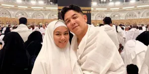 Vidi Aldiano Meninggal, Yura Yunita Langsung Terbang dari Tanah Suci  