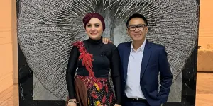 Viona Rosalina Istri Eko Patrio Nggak Sengaja Ketemu RIIZE, Jarak Deket Banget