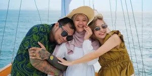 Virgoun dan Lindi Fitriyana Liburan Bareng Starla ke Labuan Bajo, Bahagia